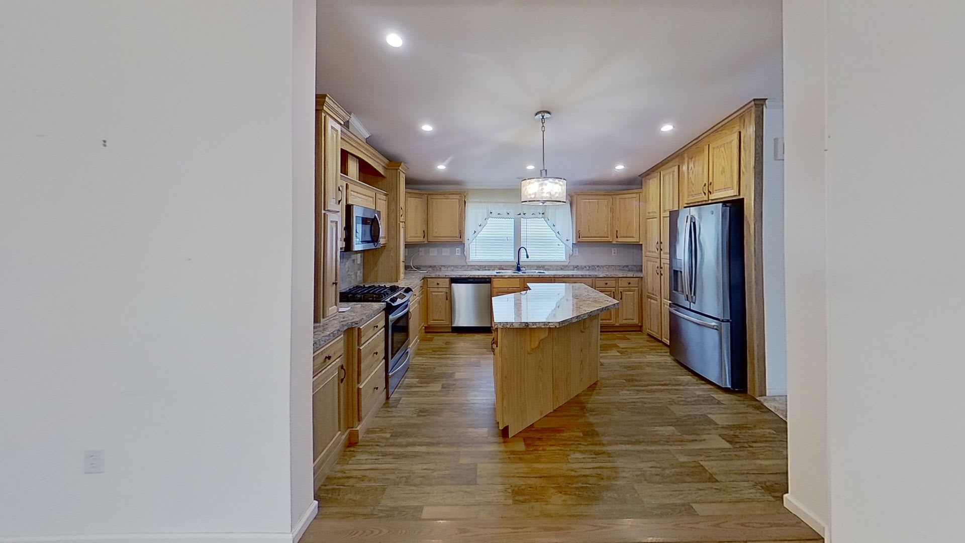 Unique Custom Single Family Home – photo 4