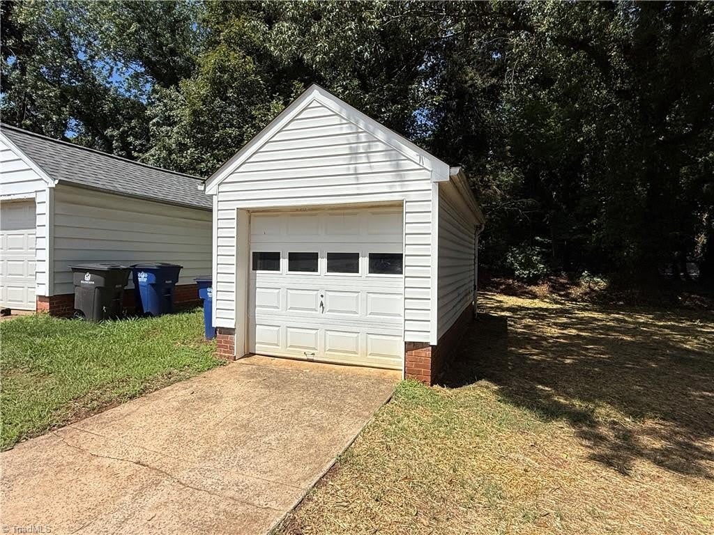 2179 Gaston Street – photo 3