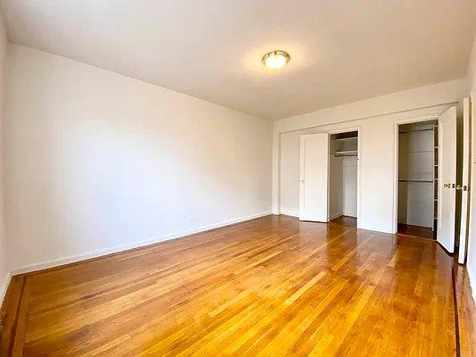 2676 Grand Concourse – photo 3