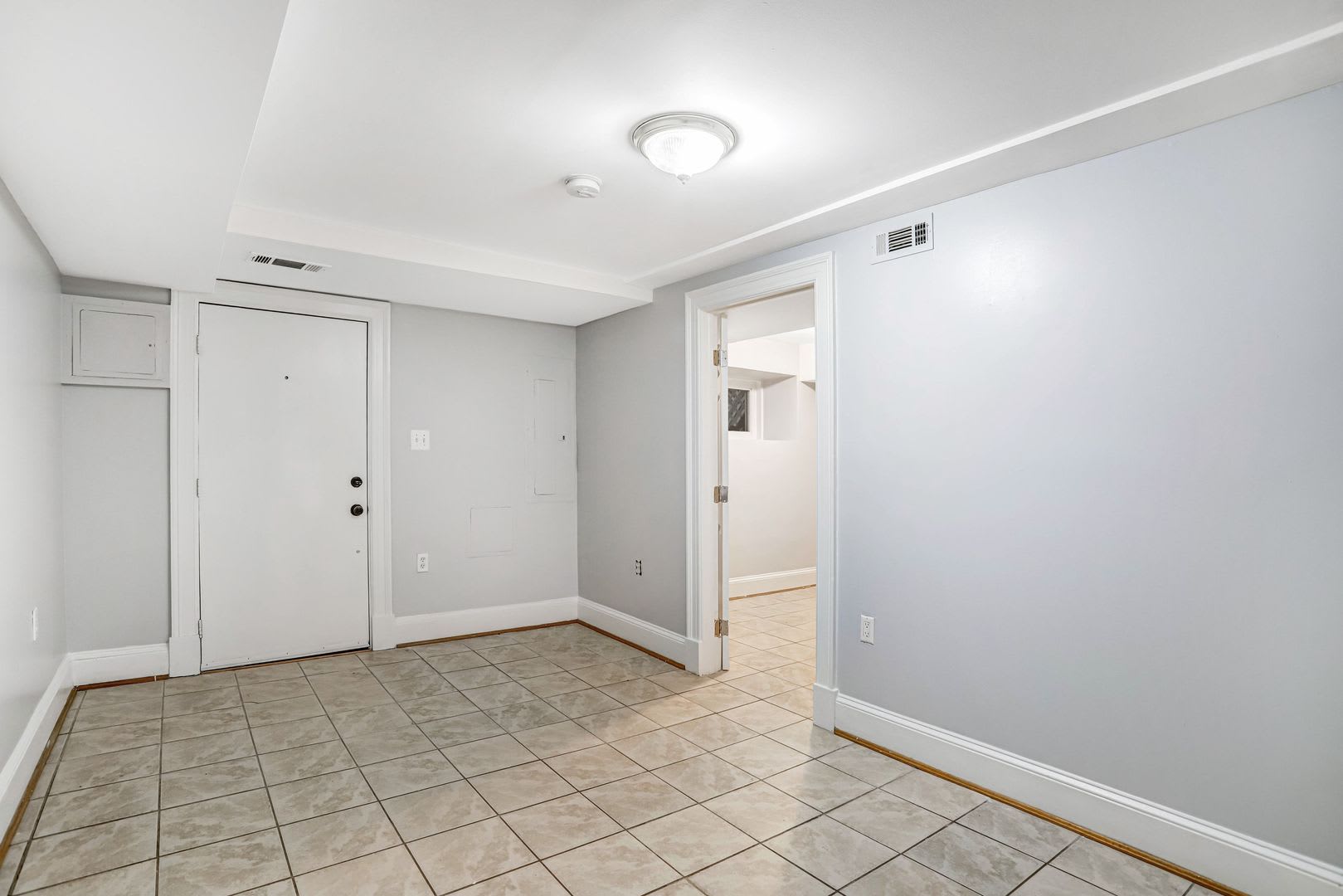 2Br Basement Apartment Brightwood – photo 4