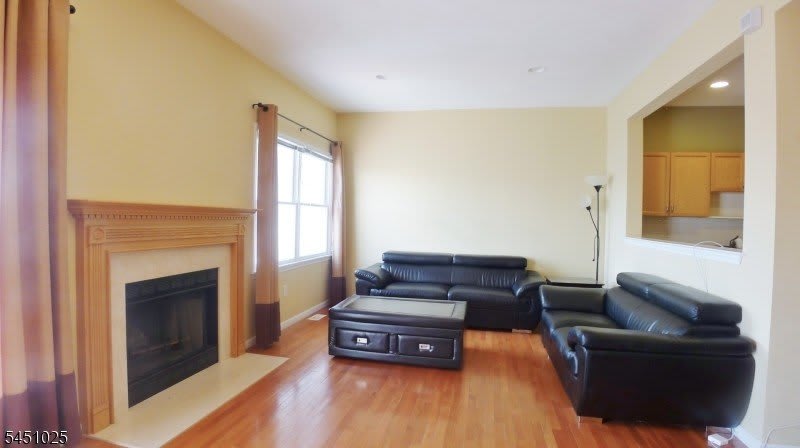 370 Summerhill Dr – photo 2