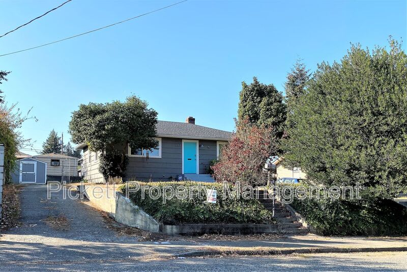 631 Bertha Ave – photo 2