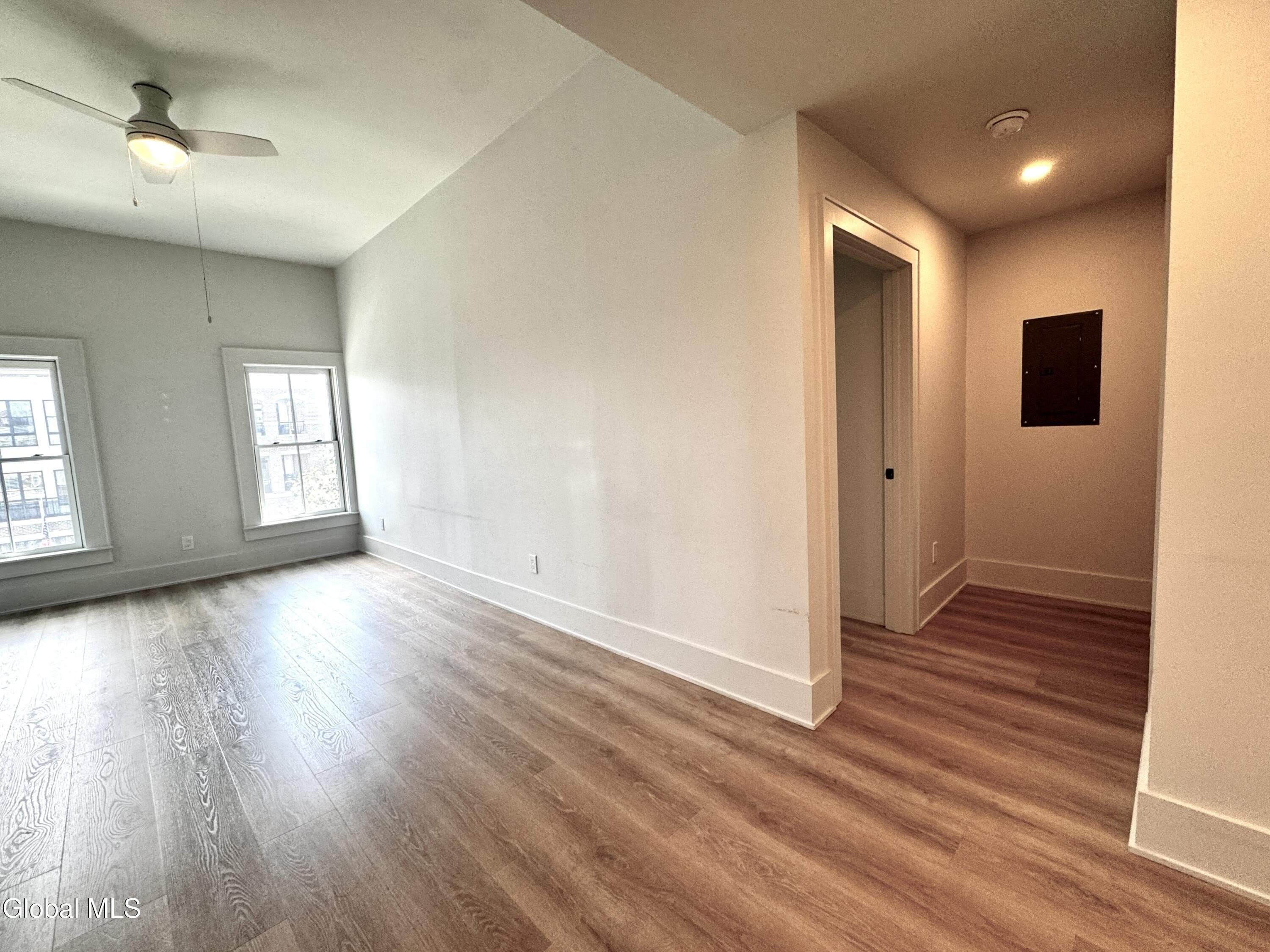 423 Broadway – photo 4
