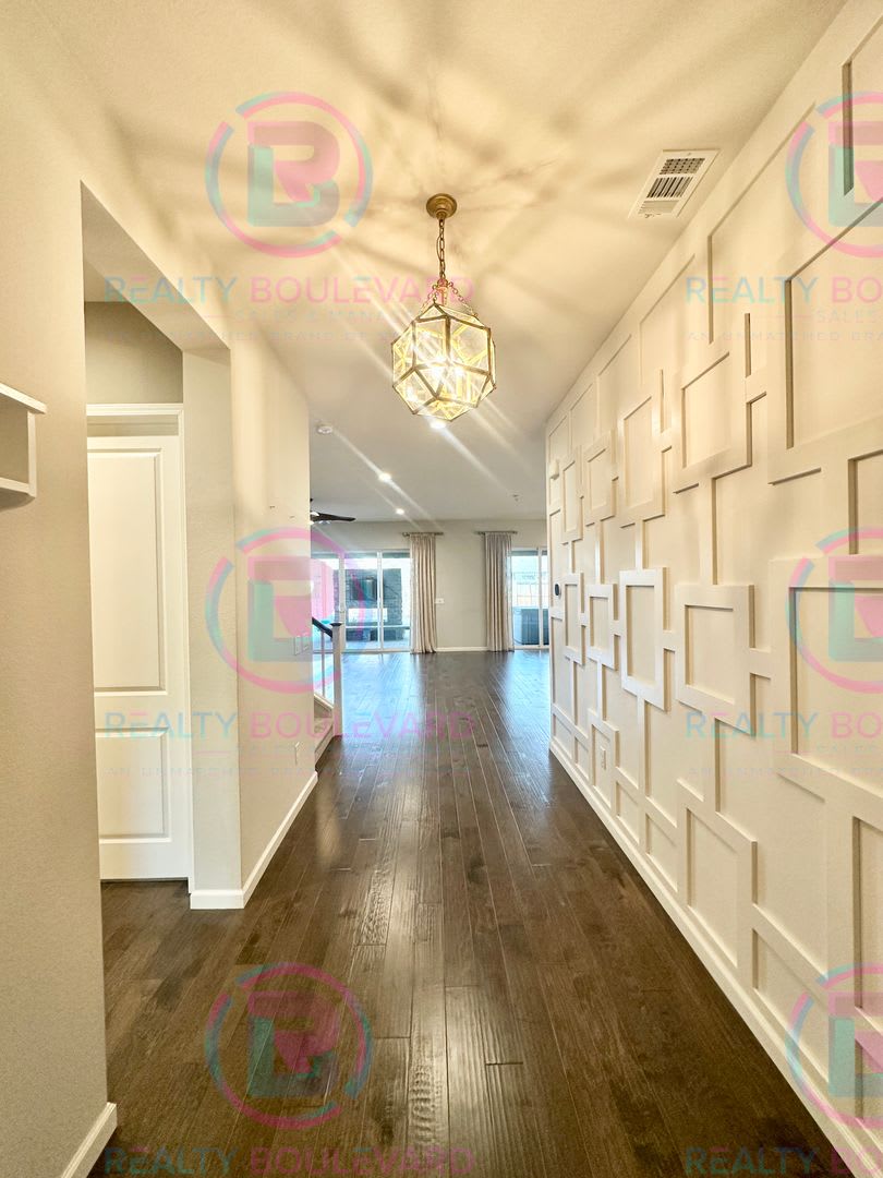 5 Bedroom 3 Car Garage Home With Spa Like Primary Suite Resort Style Backyard With Office Loft Hot Tub Ev Charger – photo 2