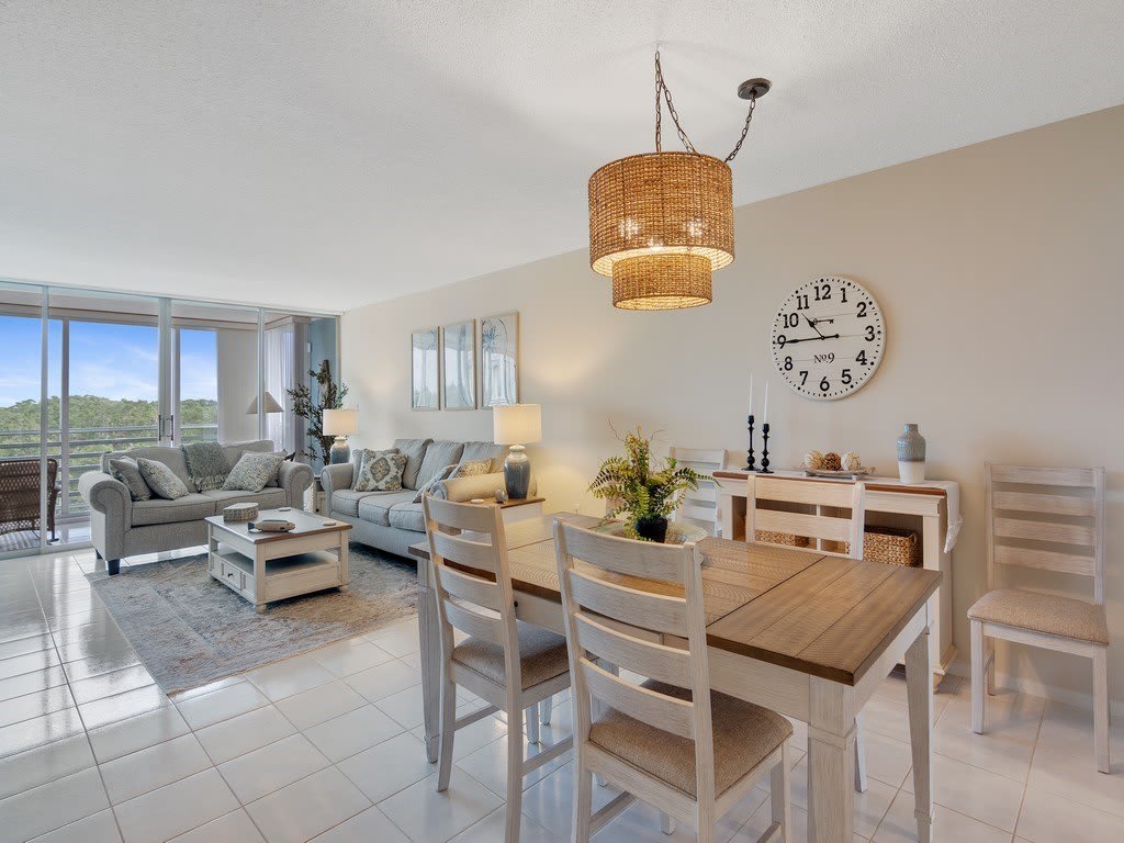 935 E Causeway Boulevard – photo 4