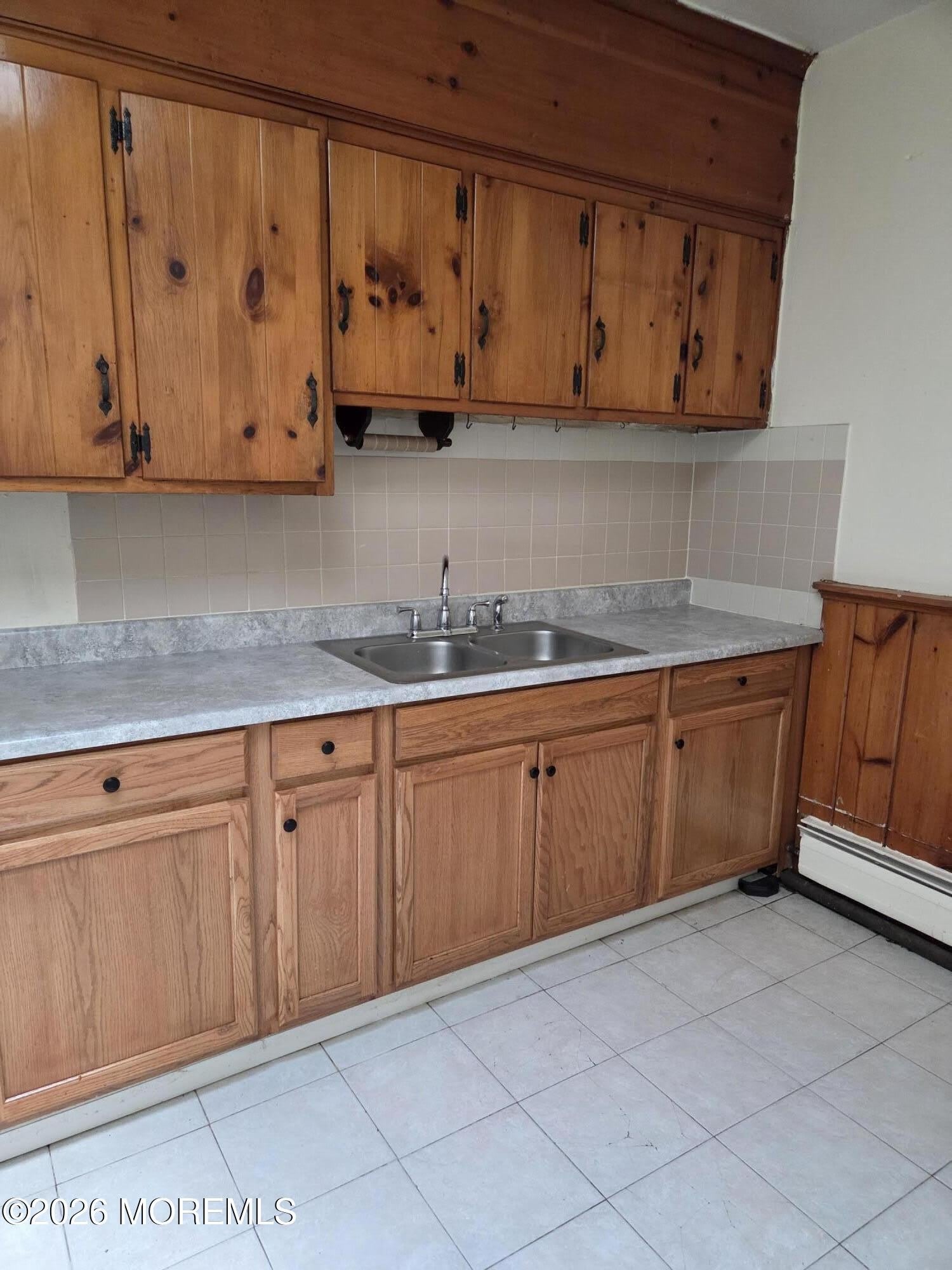 605 Broadway – photo 2