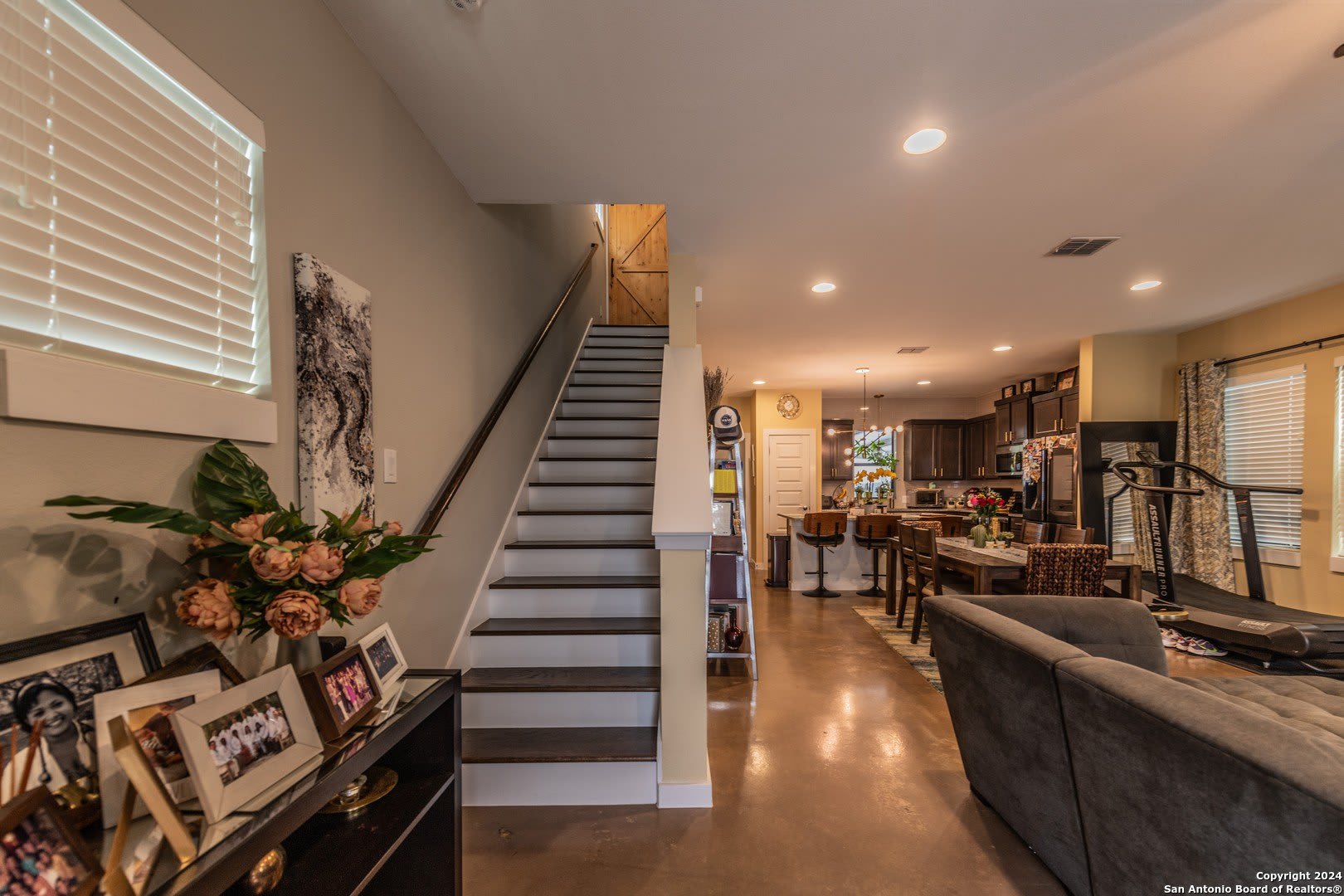 619 Burleson St – photo 3