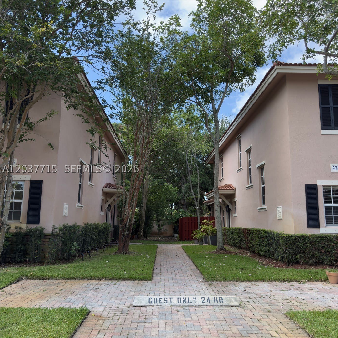 280 Las Brisas Cir – photo 3