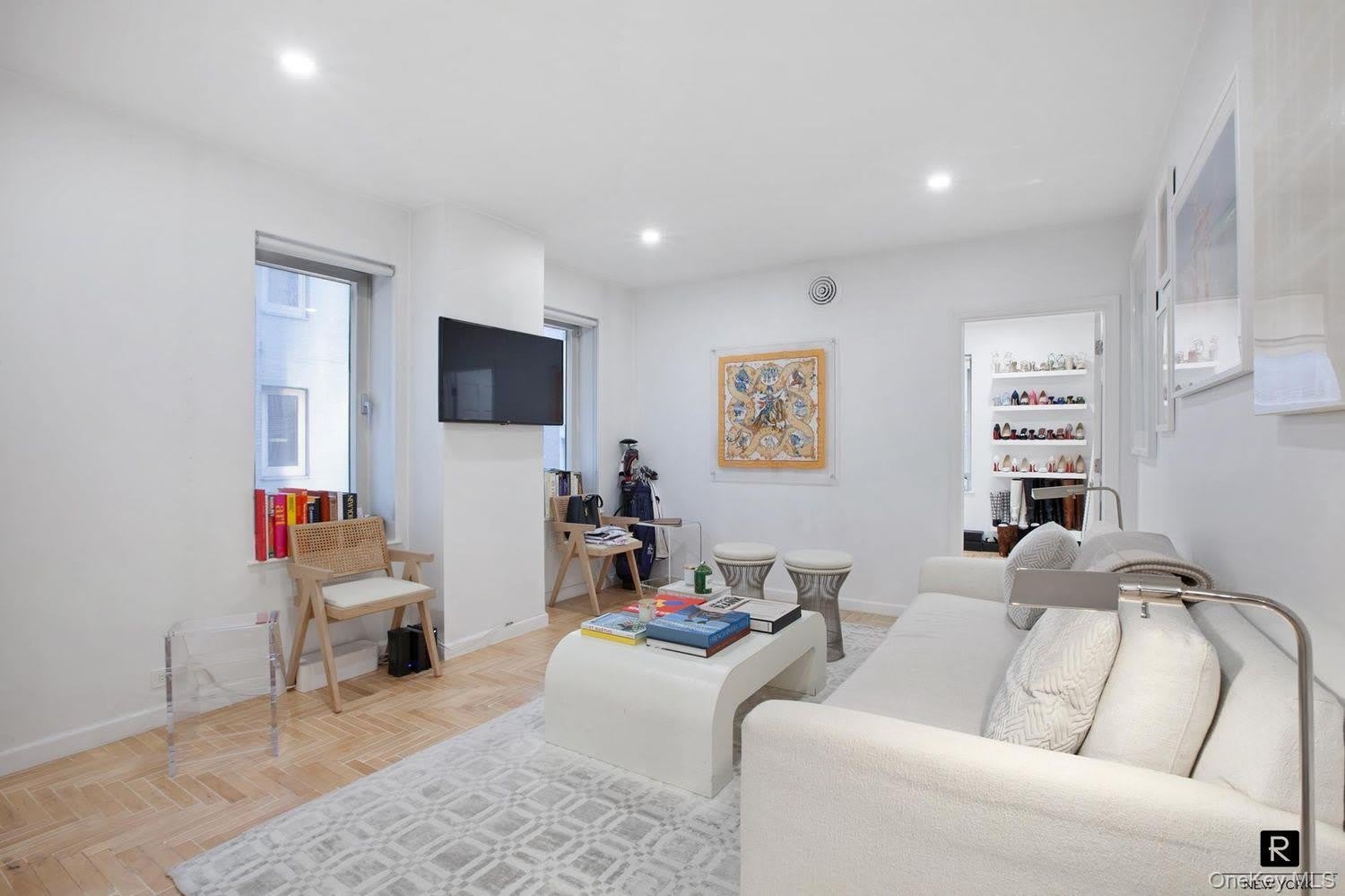 106 Central Park S – photo 1