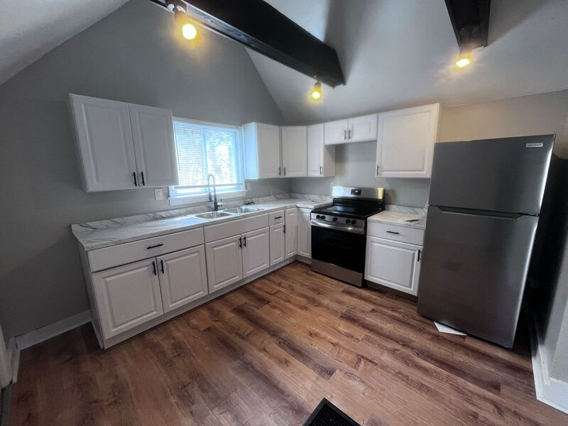 14 Beechwood St – photo 1