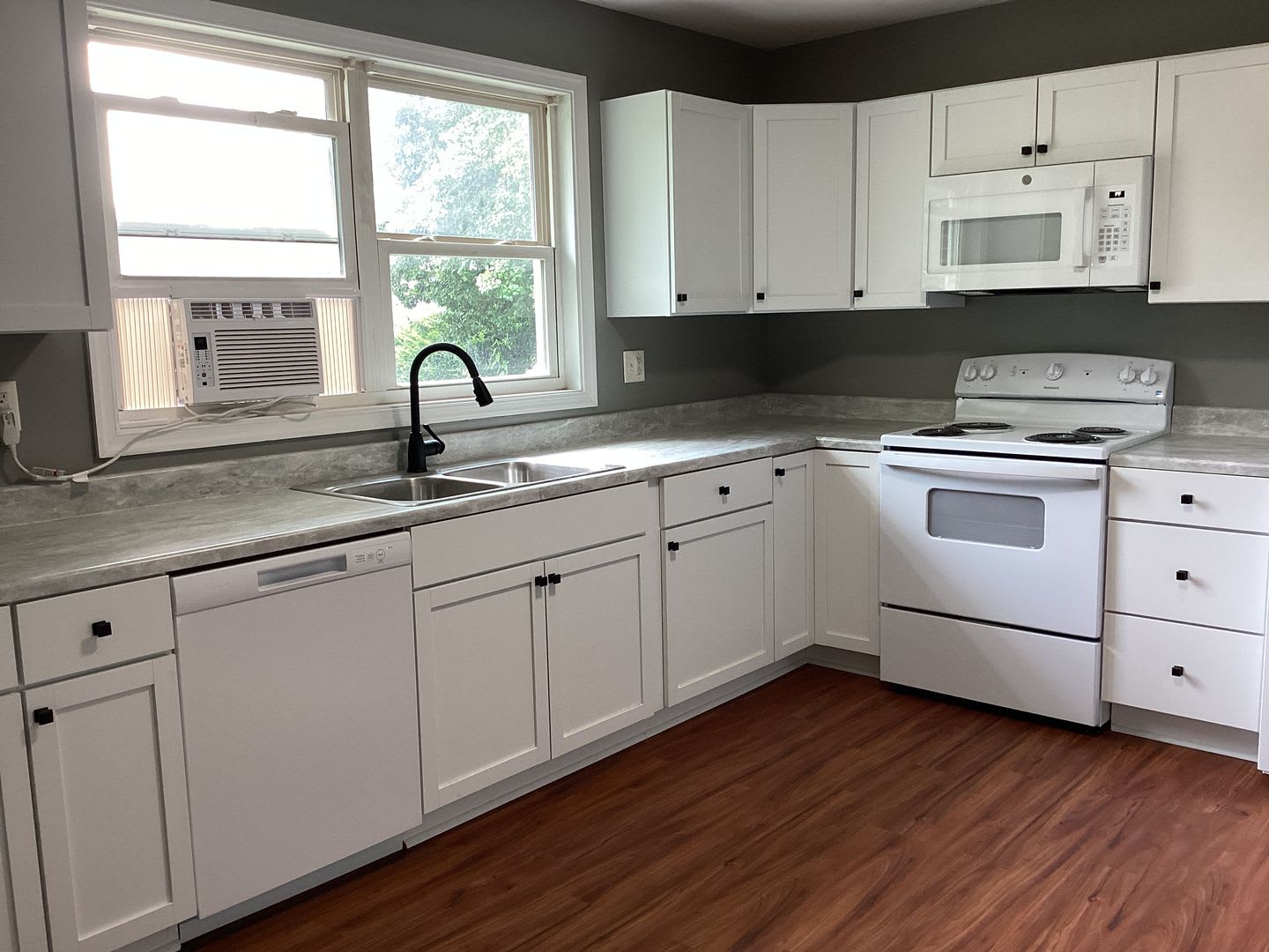 House 320 Landis Ave – photo 5