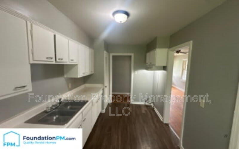 2324 Slocum Avenue – photo 5
