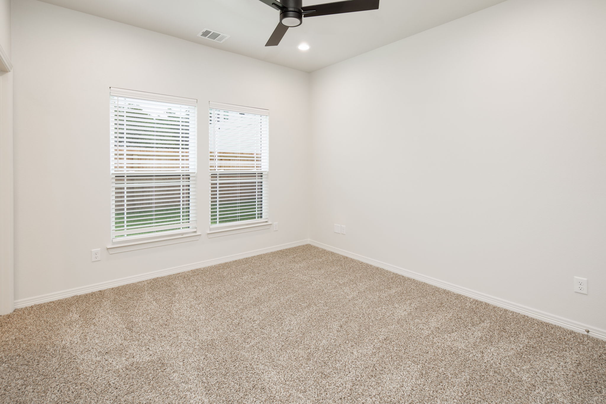 264 Richards Street – photo 4