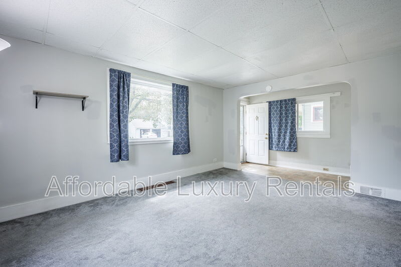 77 State St – photo 5
