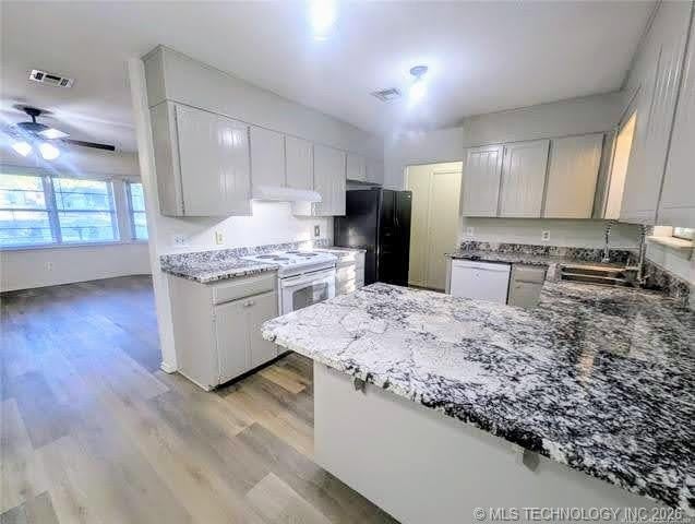 121 W Jefferson Place – photo 5