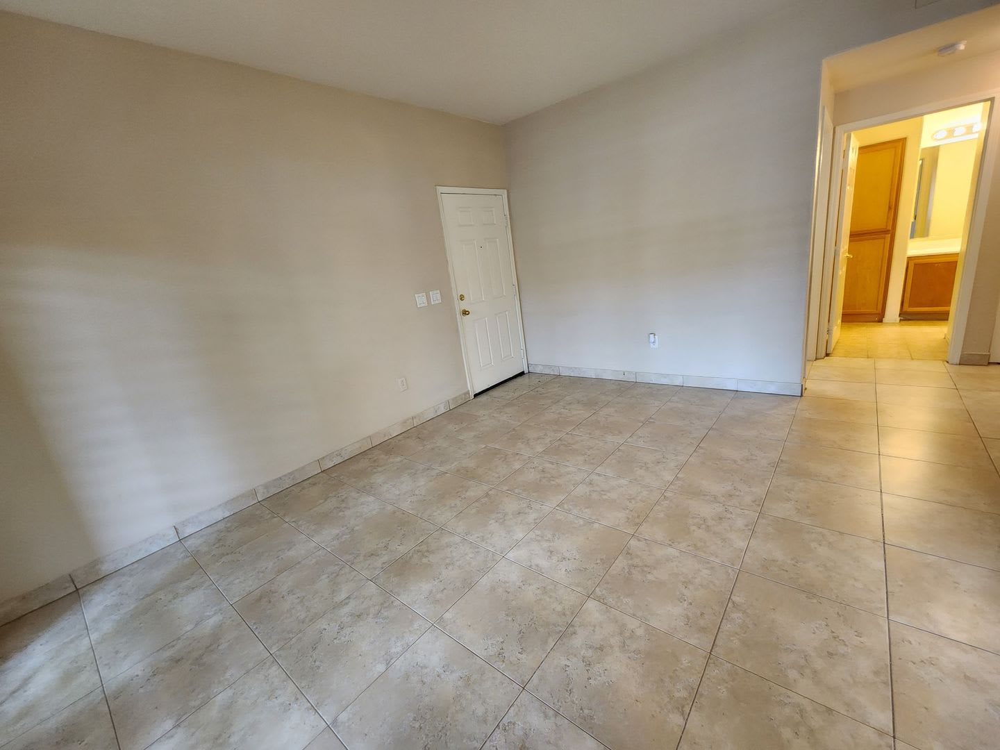 Charming 2 Bed 2 Bath Downstairs Condo In Silverado Ranch! – photo 5