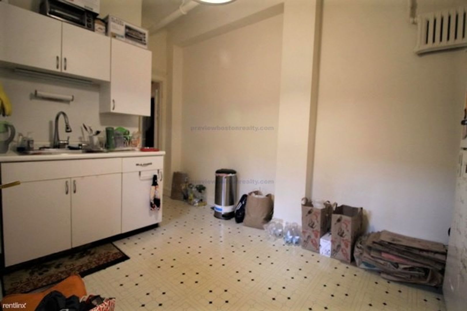 1 Bed Available 9/1/26 on the Green Line – photo 5