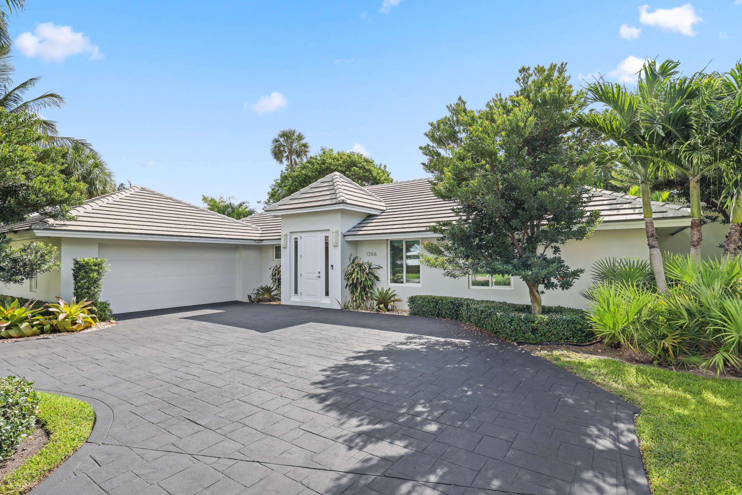 1386 S Atlantic Drive – photo 4