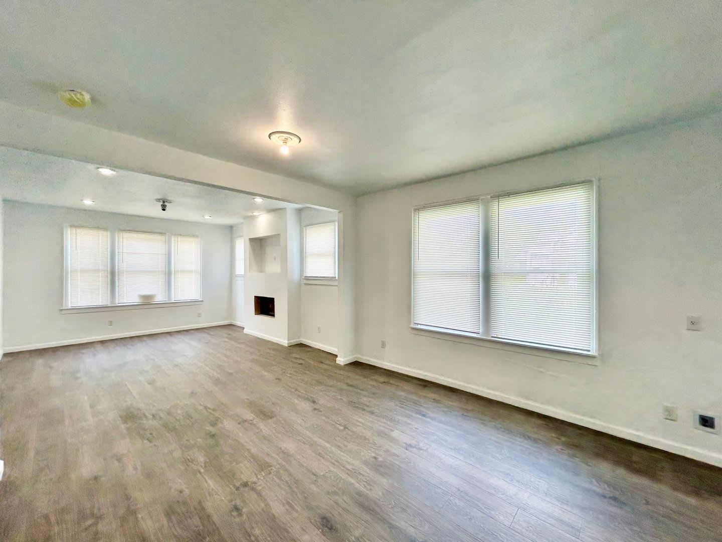 3Bed 2Bath Home For Lease Available Now – photo 5