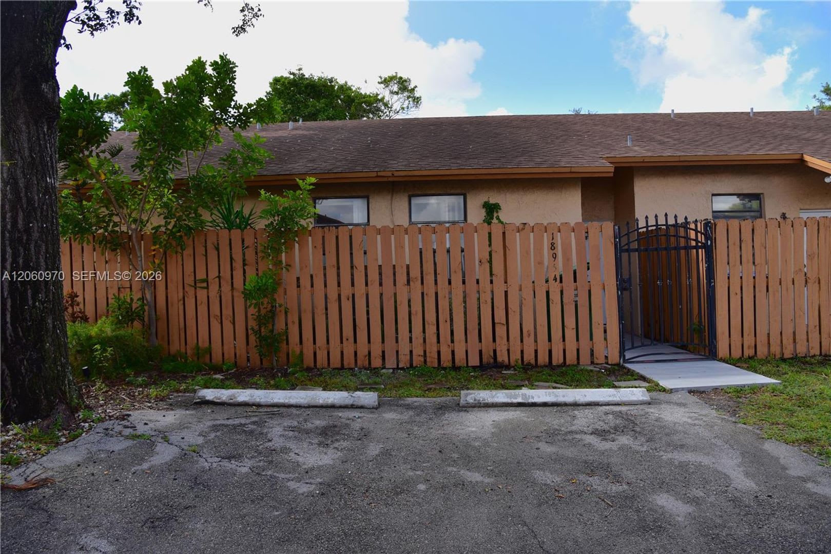 18954 NW 67th Place 18954, Hialeah, FL 33015 – photo 4
