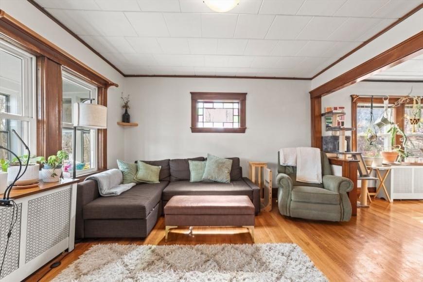 36 Dickinson Rd – photo 2