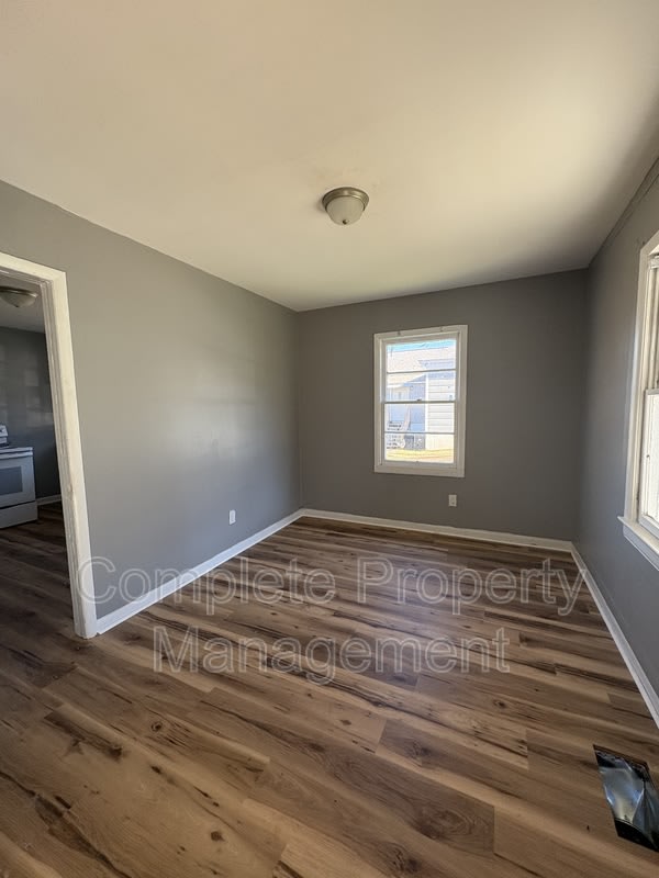 810 Fairfax Avenue – photo 3