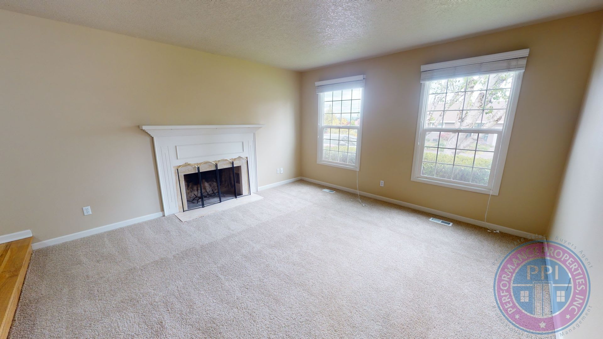 West Linn Hidden Springs Neighborhood / Single Level Ranch, Fenced Yard, Pet Friendly – photo 3