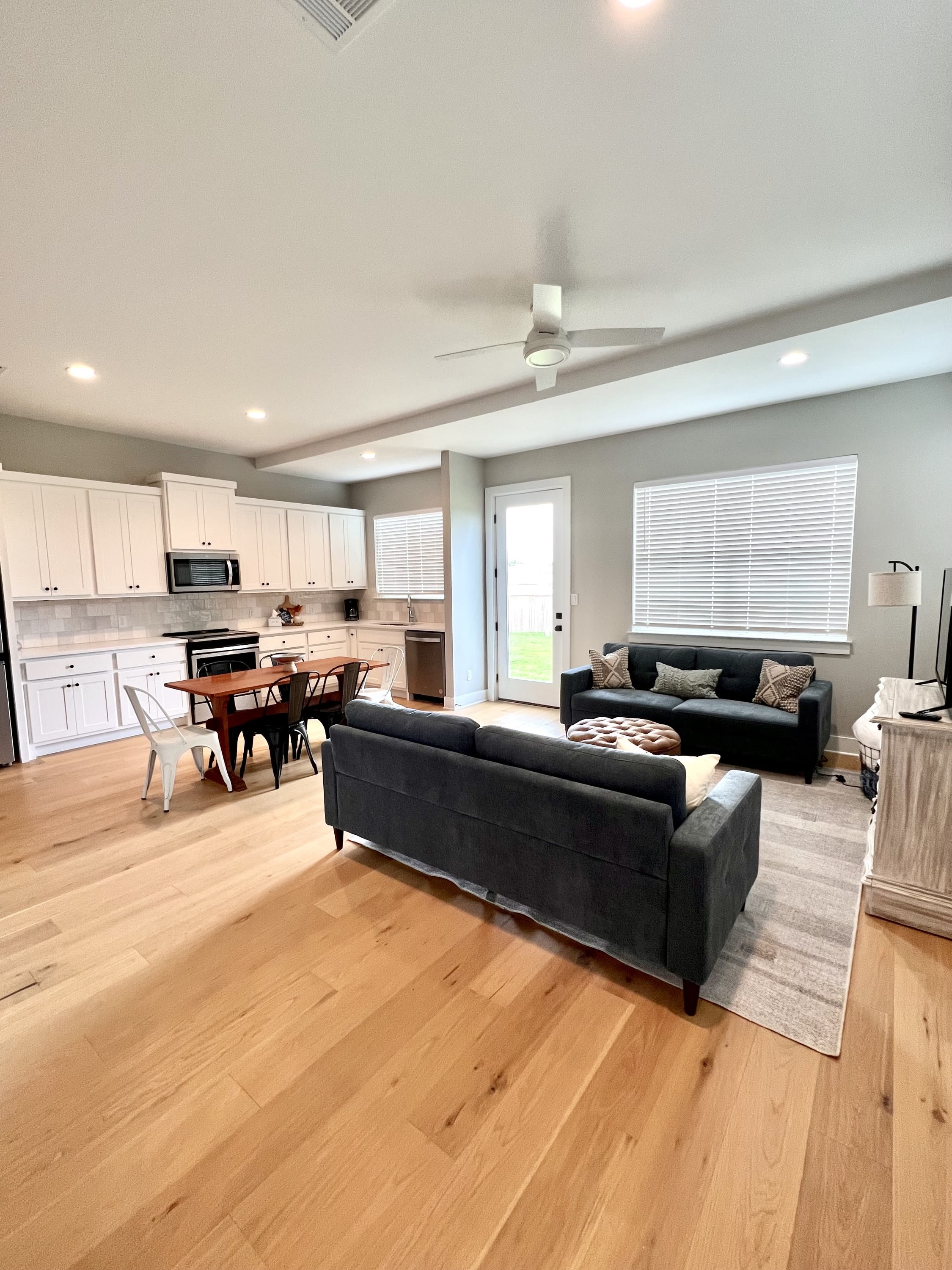 216 East 20th Street – photo 3