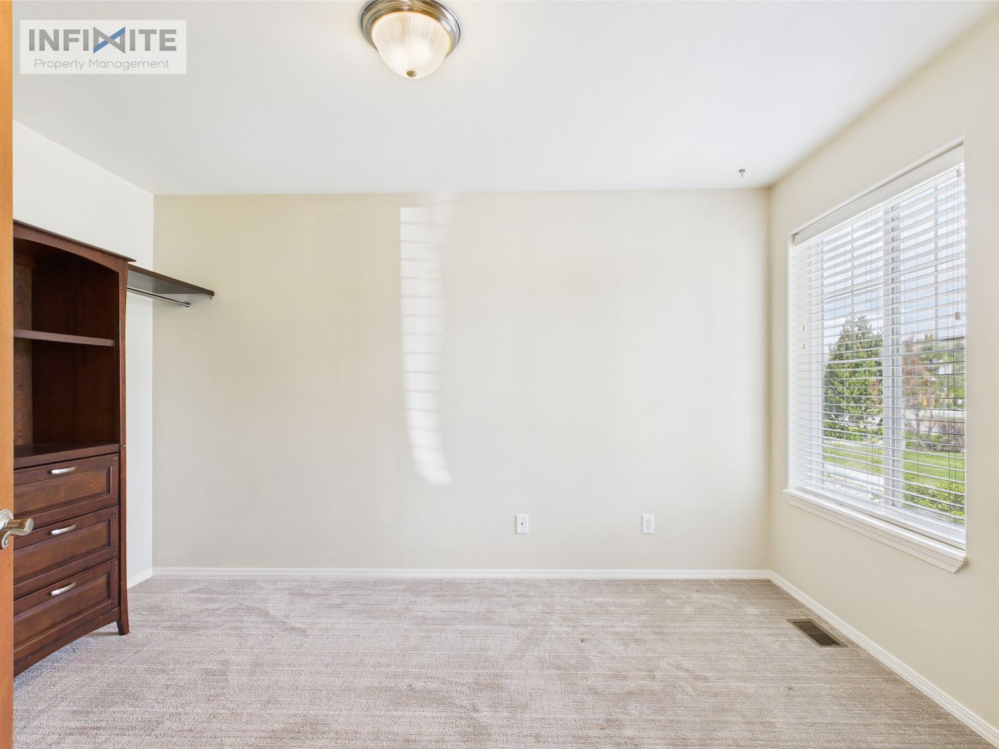 Bright & Spacious 3-Bedroom Apartment – photo 2