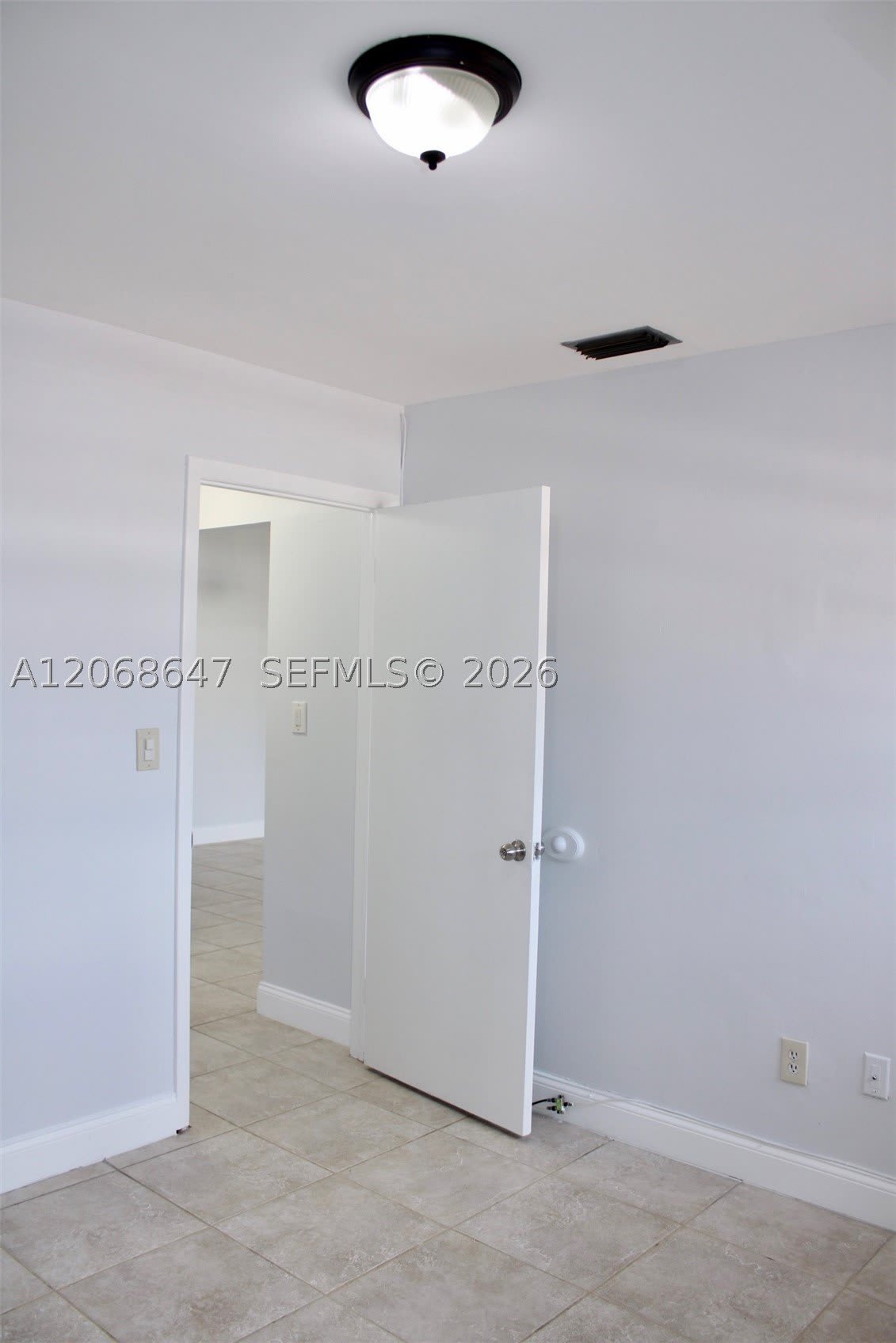 2728 W 74Th St – photo 4