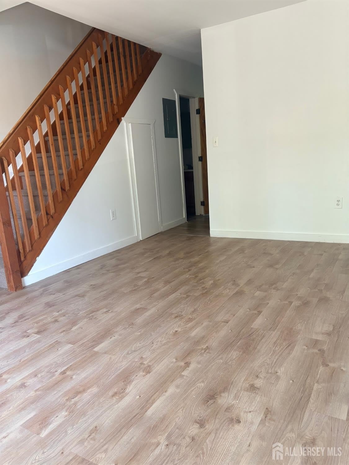 661 Catherine Street – photo 2