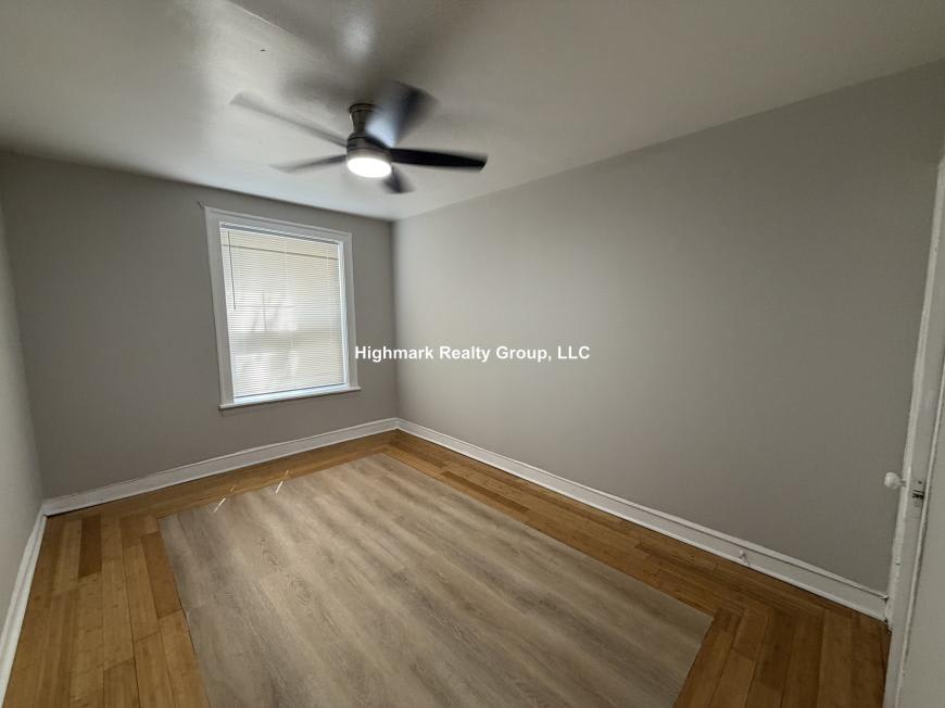 6304 North Oakley Ave – photo 2