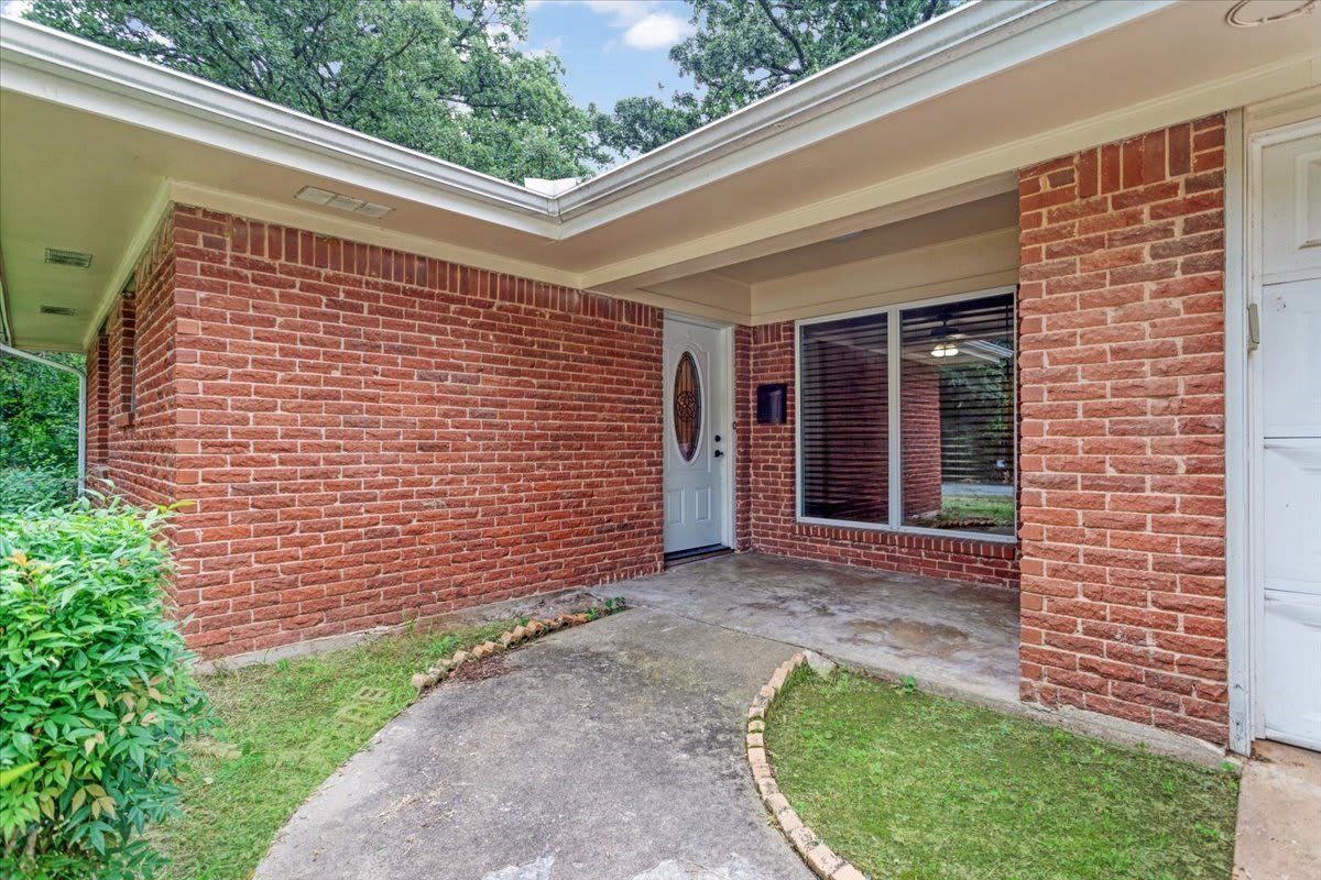 118 E Florence Street – photo 4