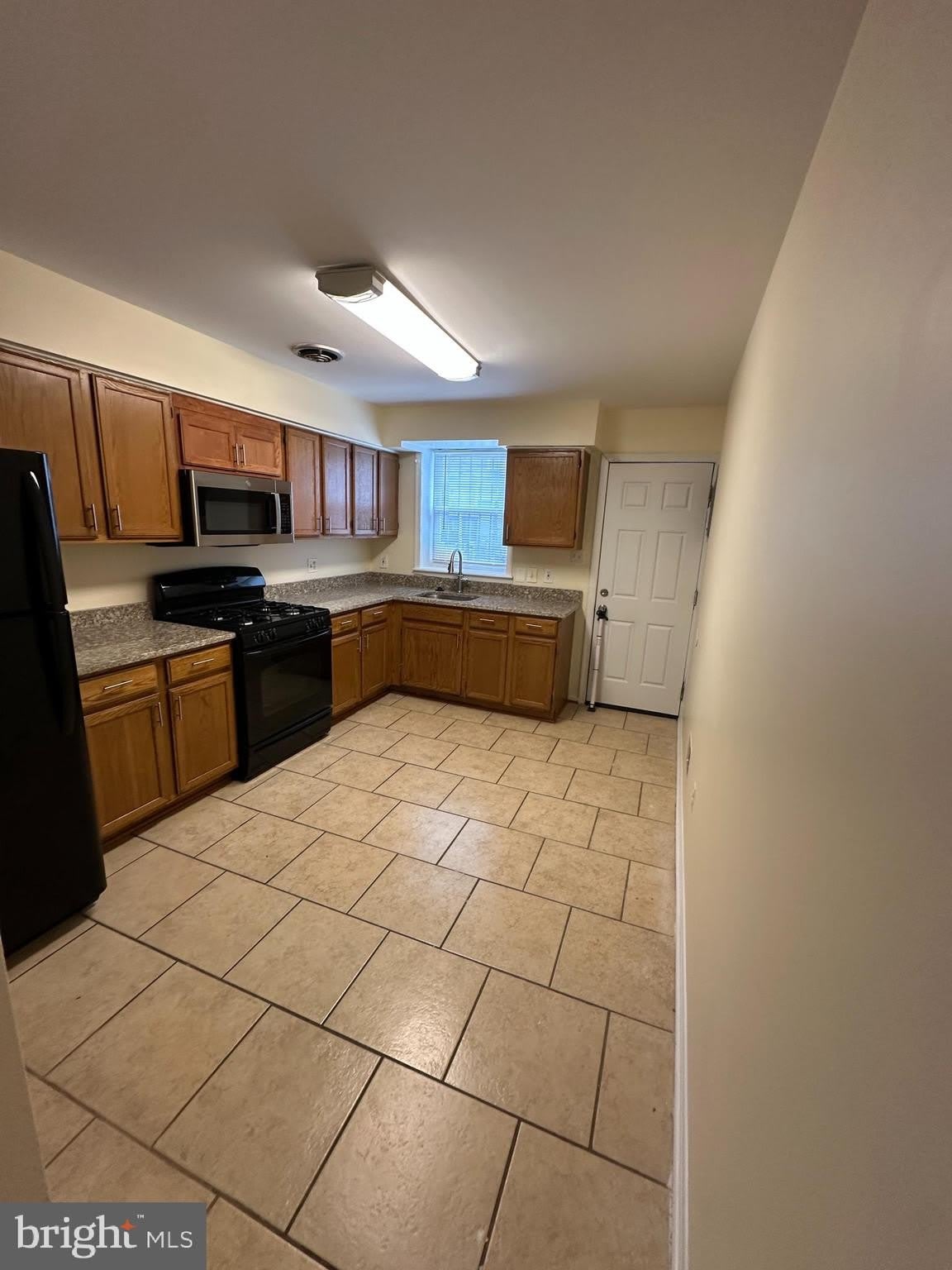 115 N Curley Street – photo 5