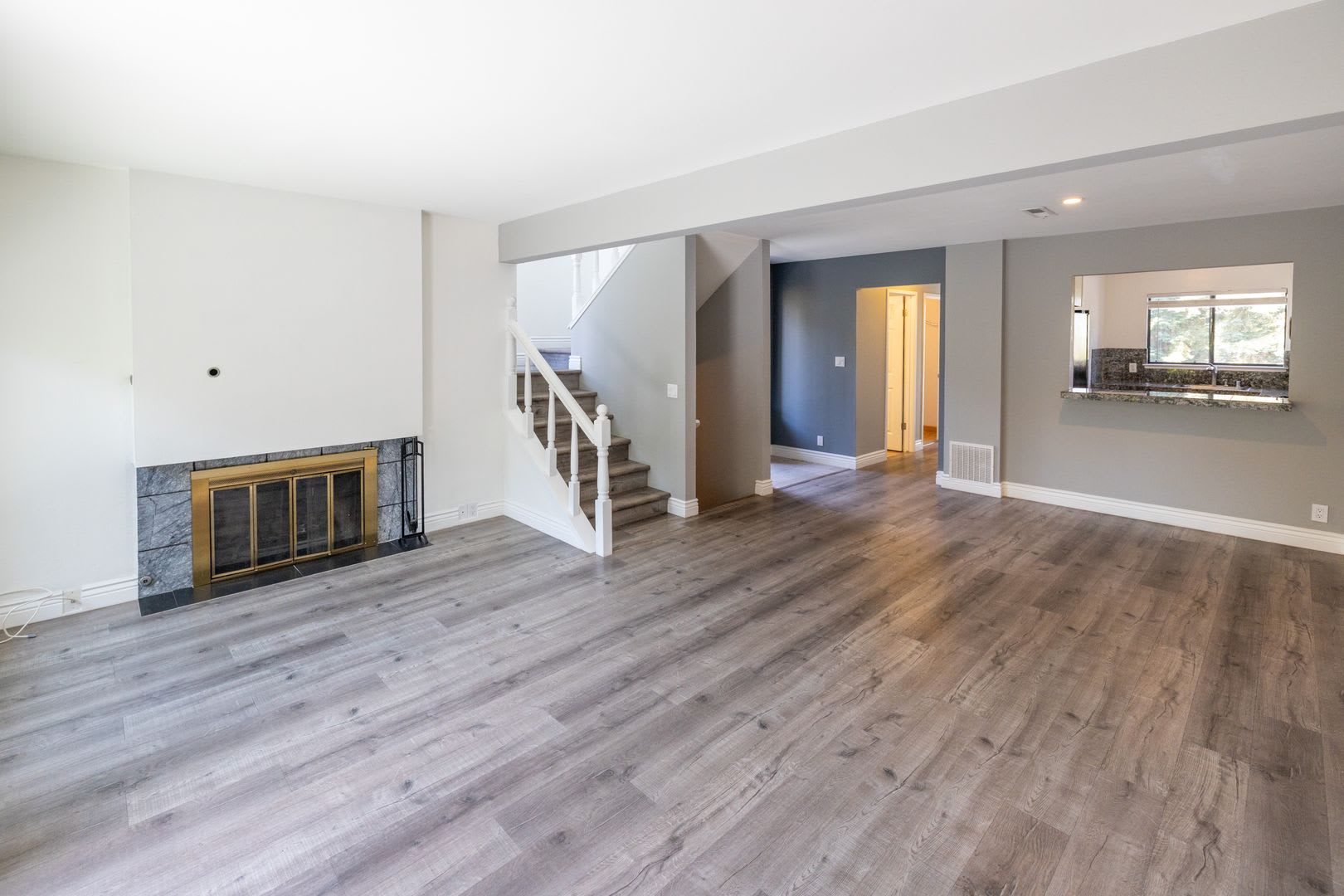 Beautiful End Unit Townhouse – photo 5