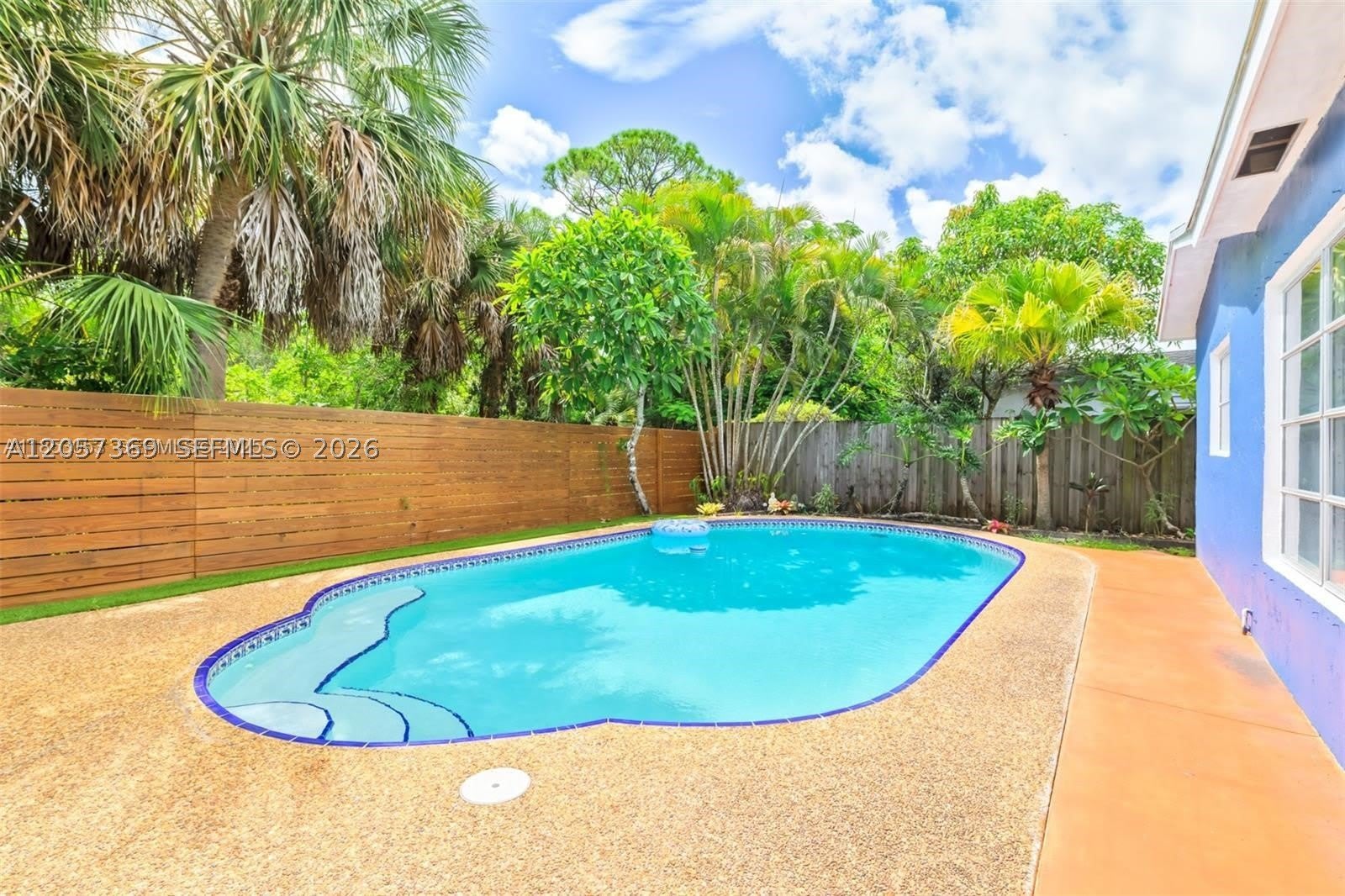 851 SW 49th Ter – photo 2