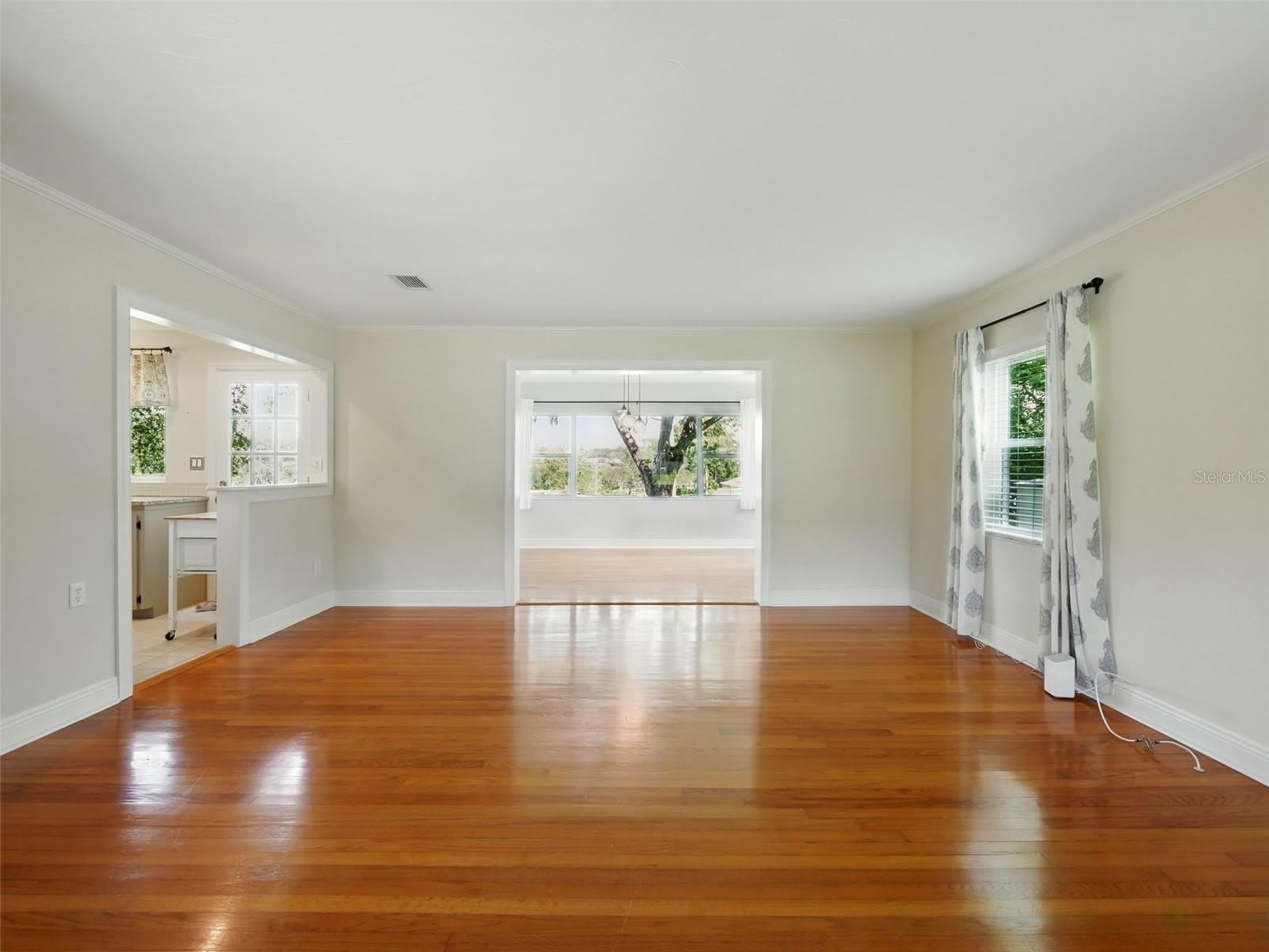 1426 CRESTVIEW Drive – photo 4