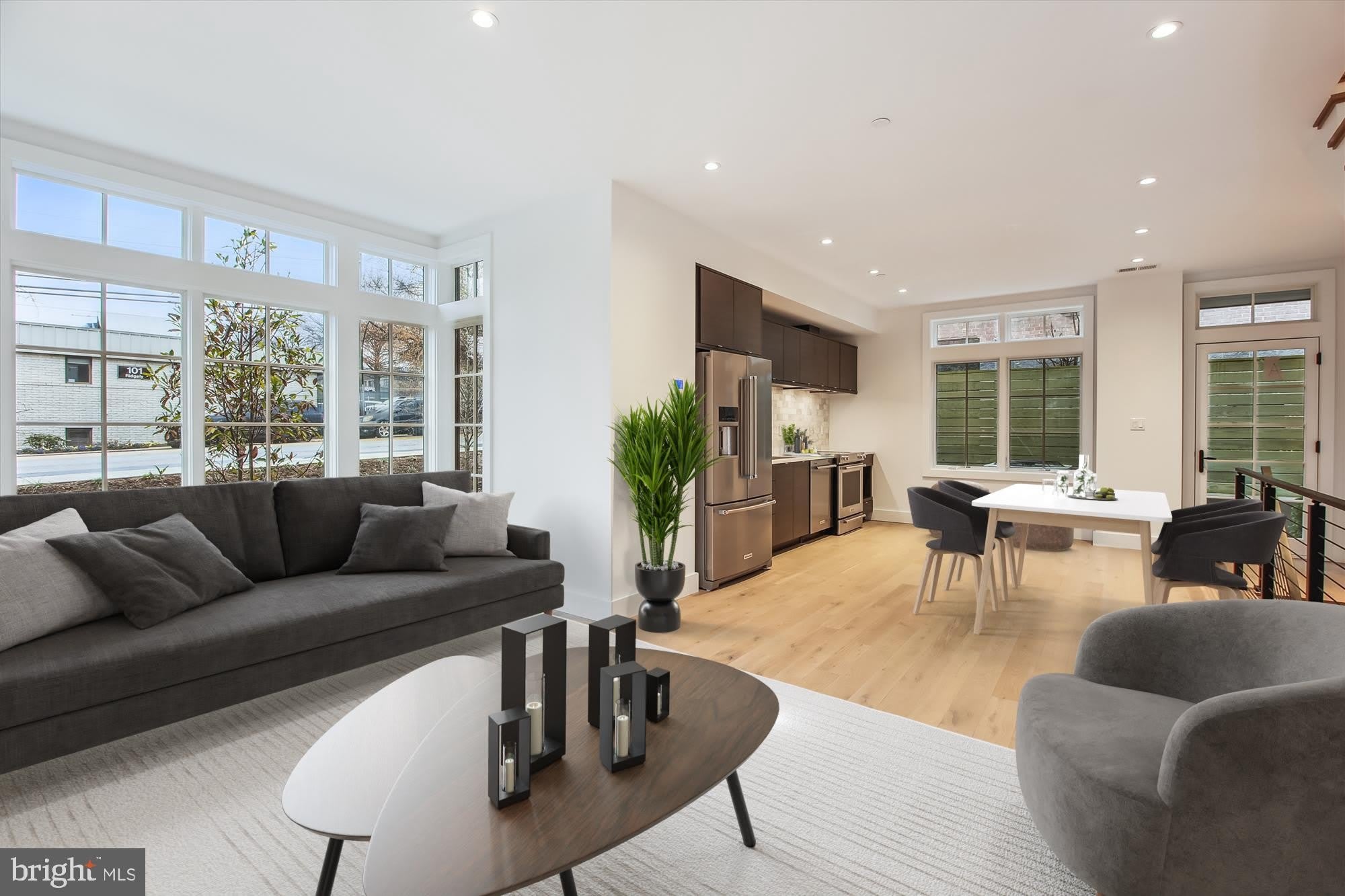 699 GIDDINGS Avenue – photo 3