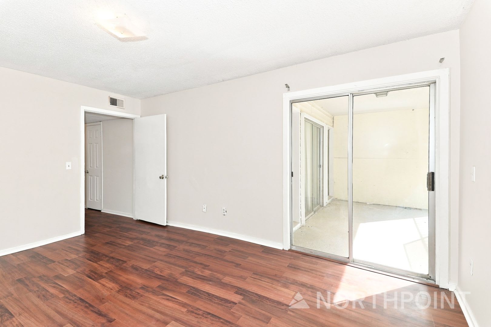 Charming 2BR 1BA Apartment w/ On-Site Parking near Downtown Columbia, SC – photo 4