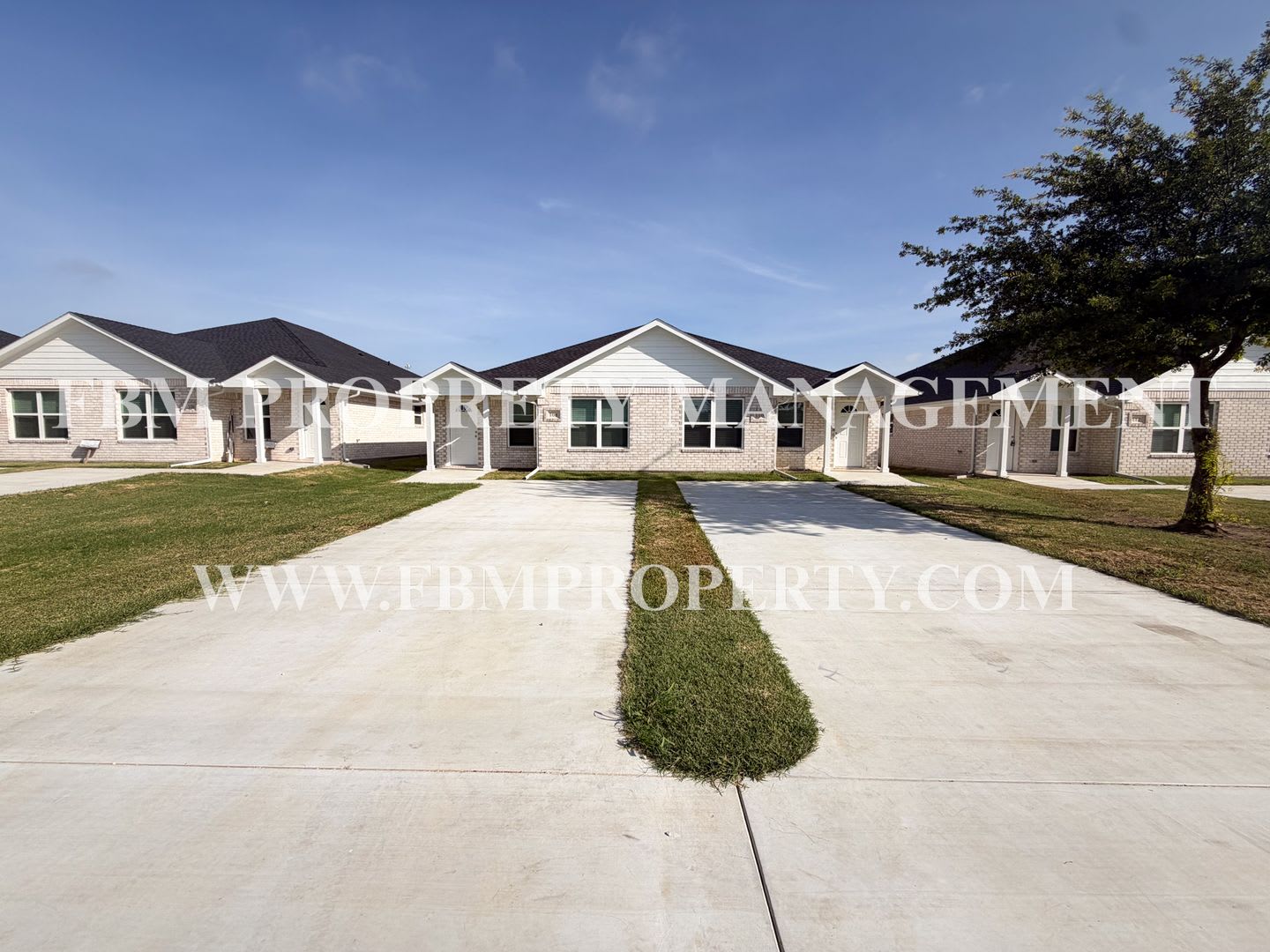 112 E Camden St Brand New 2 Bedroom 2 Bathroom Duplex Located In Rice Tx Move In Special 500 Off At Move In – photo 2