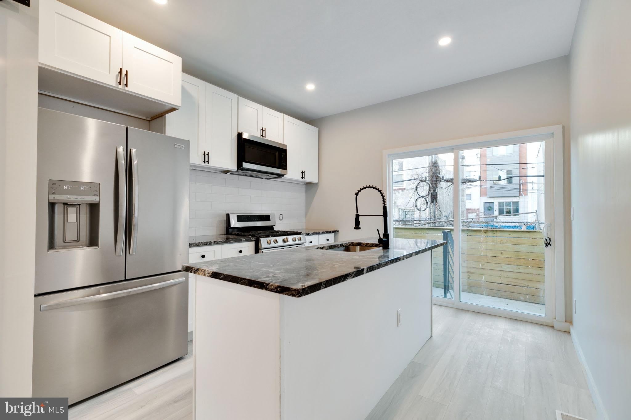 614 HOFFMAN Street – photo 2