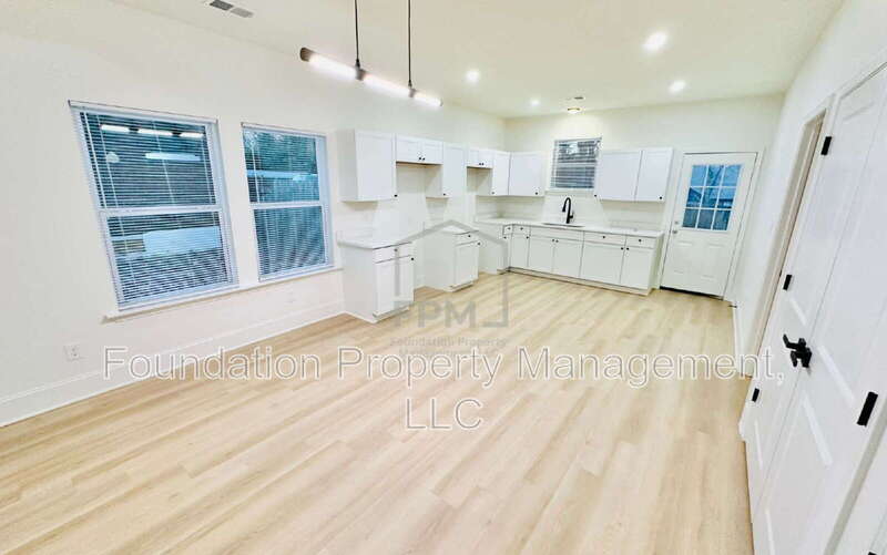 910 Dickinson Street – photo 2