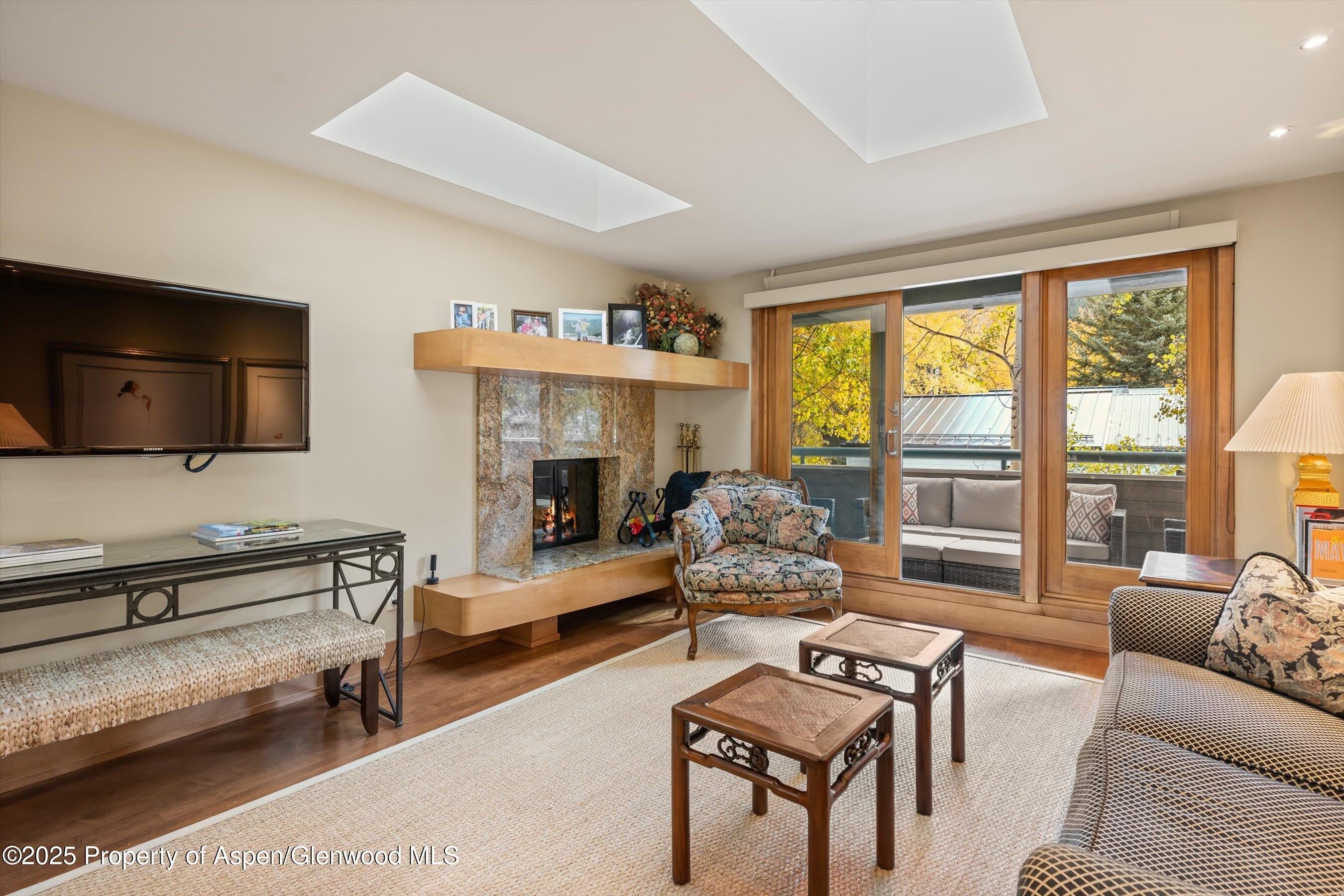 1020 E Hopkins Avenue – photo 3