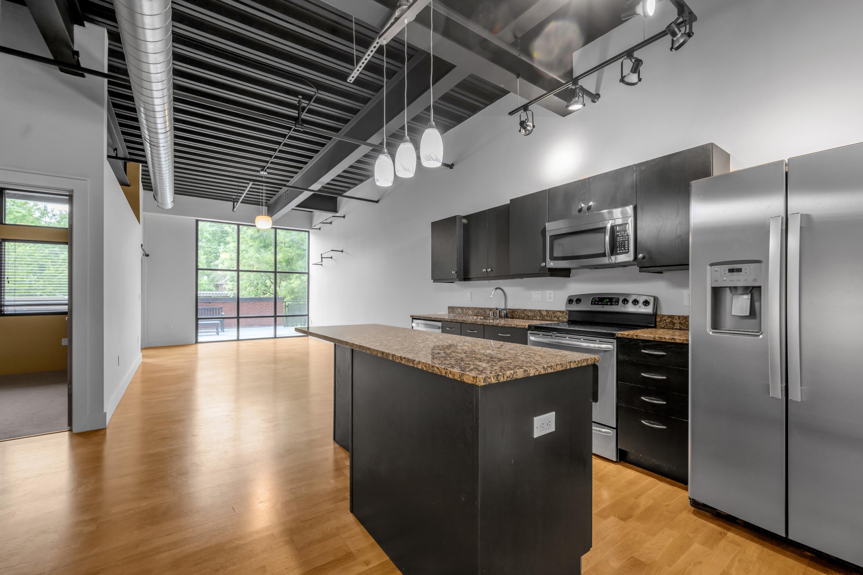 350 E Short Street – photo 1
