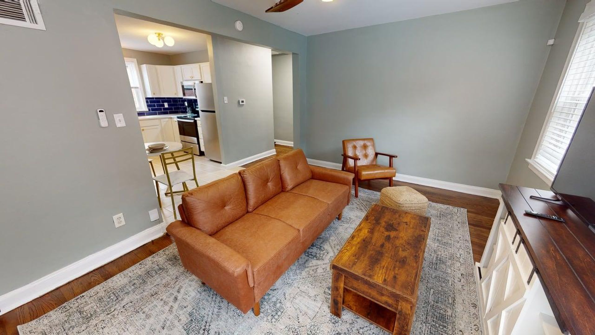 Furnished 3 Bed 1 Bath with Fenced Backyard – photo 5