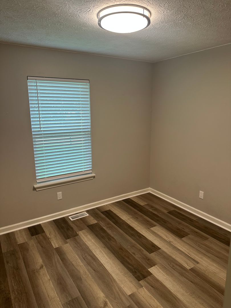 3 bedroom 1 bathroom house – photo 3