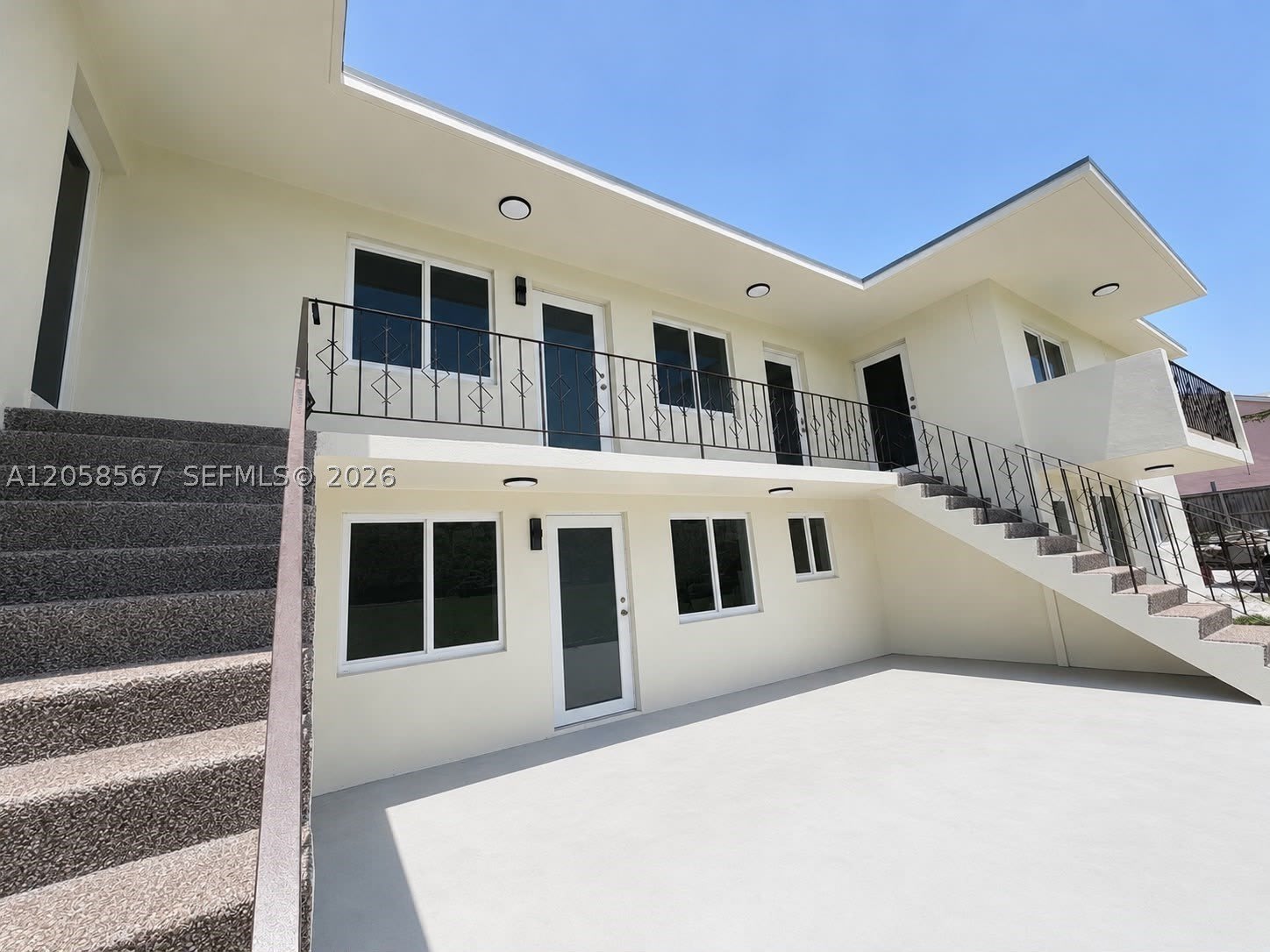 721 SW 3rd St – photo 1