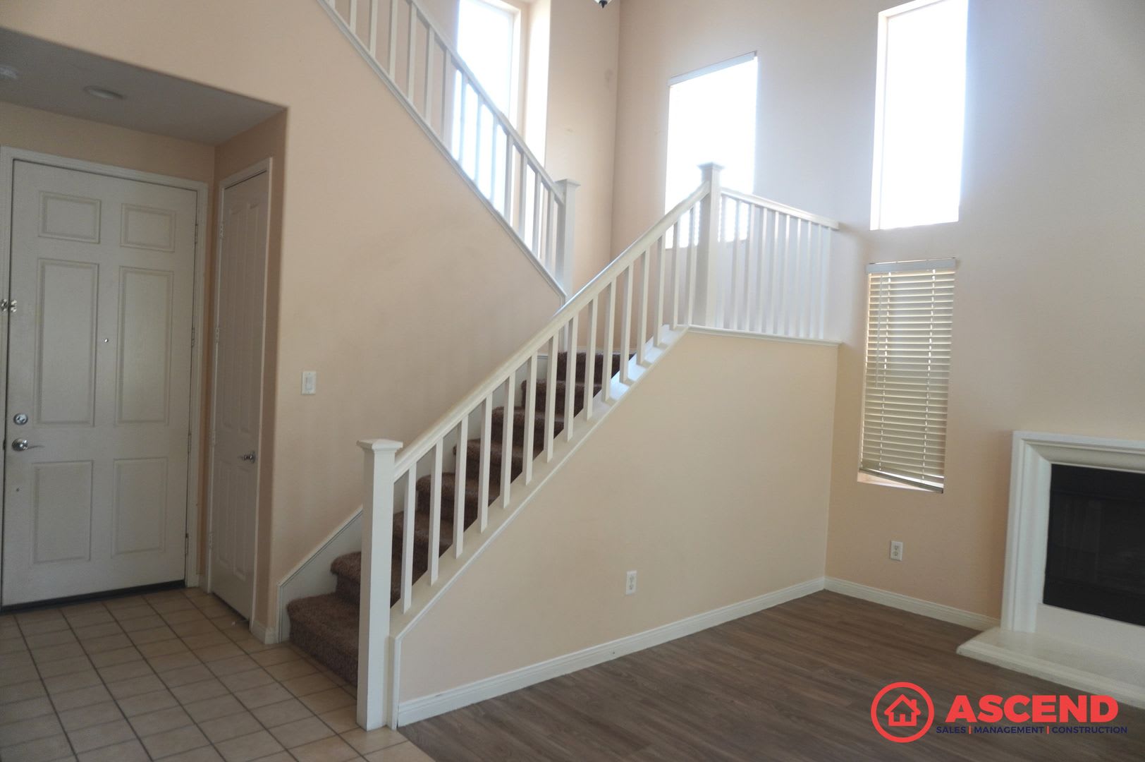 Charming 4-Bedroom, 2.5-Bath Home in 93311 – Gardener Included! – photo 3