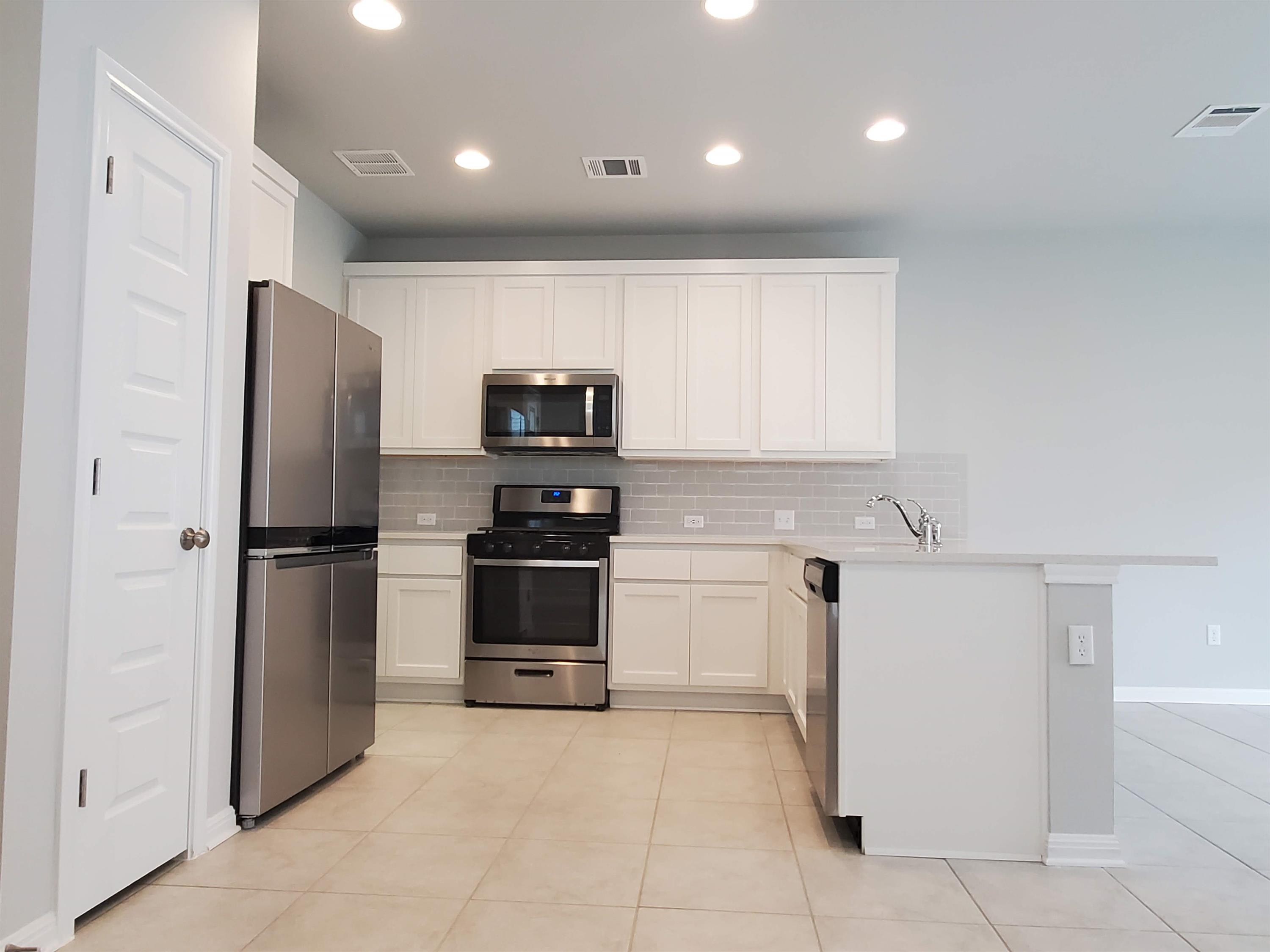 1717 Fountain Bridge Drive 1 – photo 2