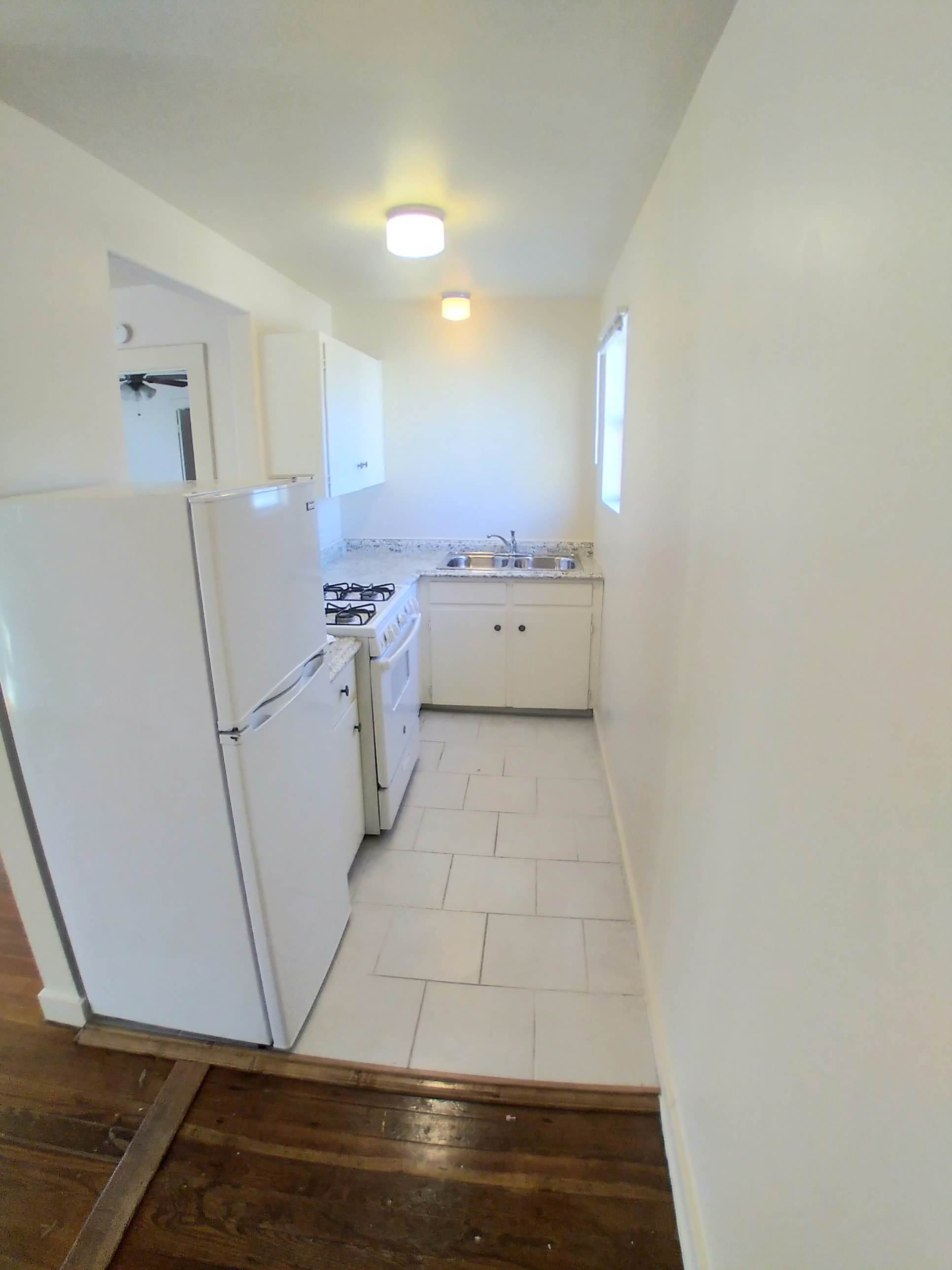 215 West Magnolia Avenue Apt 3 – photo 5